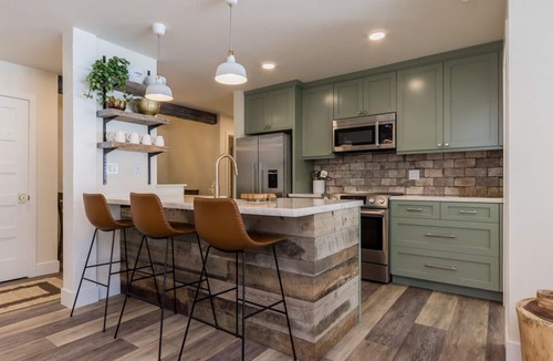 Mammoth Lakes Condo | Condo with Mountain Views! Walking Distance to the Village!