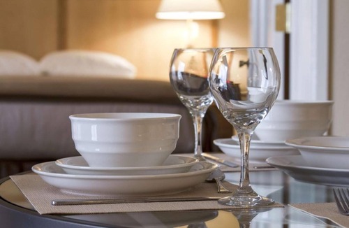 Callender Hotel | Convenient Family Beach Stay w/3 Comfortable Units! Free Parking, Onsite Pool!