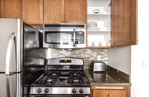 Los Angeles Apartment | Cool Playa del Rey 1BR w/W/D, Gym, Pool, near beach, by Blueground