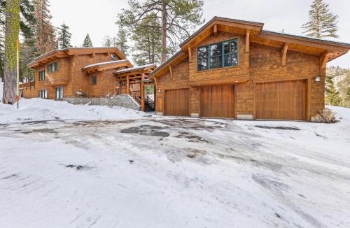 Alpine Meadows House | Copperleaf Lodge by Tahoe Getaways - Updated 5BR Alpine Meadows Chalet w Private Hot Tub, Ski Shuttle!