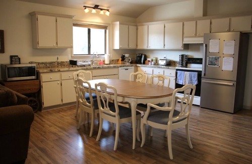 Newcastle House | Country Farmhouse On 40 Acre Working Cattle Ranch Near Wineries and Hiking