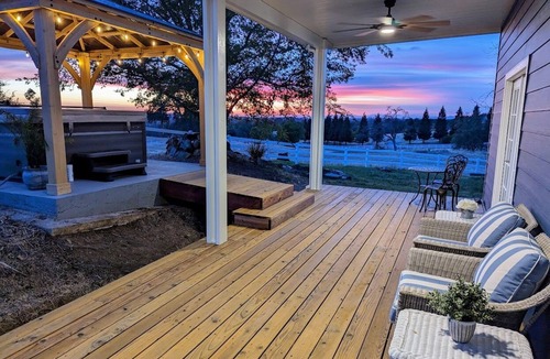 Cedar Ridge House | Country Farmhouse on Wine Trail Hot Tub & Pool Table
