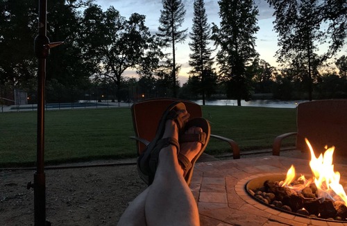 Cascade Cottage | Couples Paradise! Fishing! Relaxing! Share our Pool & Hot Tub @ Sacramento River