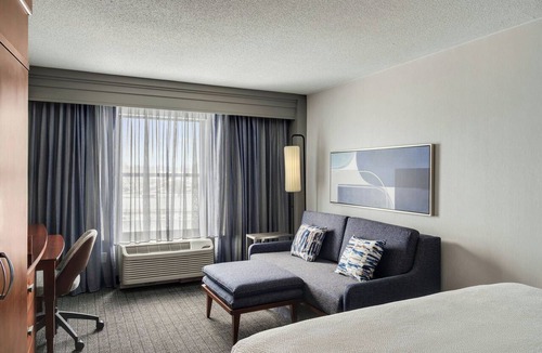 Lindenwald Hotel | Courtyard by Marriott Hamilton