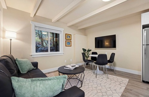 Sudden Valley House | Cozy 1-bedroom forest retreat in gorgeous Bellingham