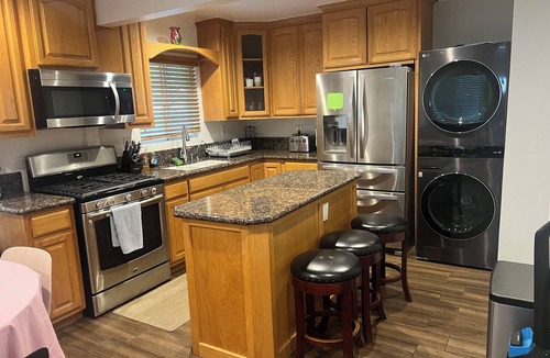 Palms Apartment | Cozy 1-bedroom studio in charming Los Angeles with AC