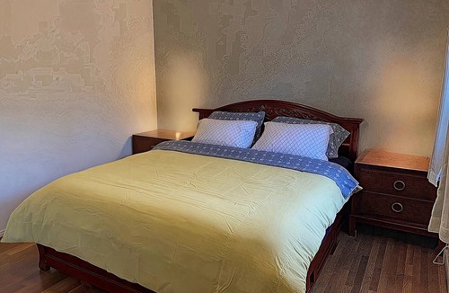 San Gabriel Apartment | Cozy 2 bedroom apartment in beautiful San Gabriel with WiFi, AC