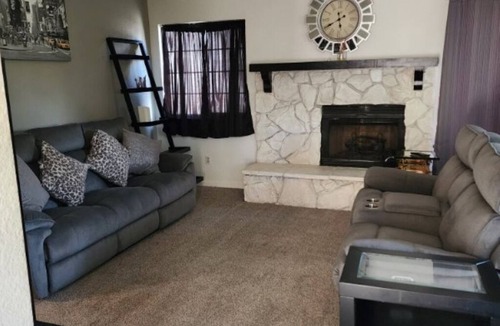 Citrus Heights Condo | Cozy 2-bedroom condo in pleasant Citrus Heights w/WiFi, AC, Washer/Dryer & Pool