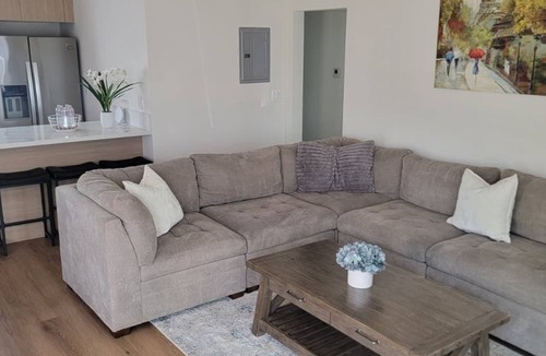 Burbank House | Cozy 2-bedroom house in perfect Burbank with AC