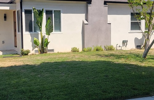 Burbank House | Cozy 2-bedroom house in perfect Burbank with AC