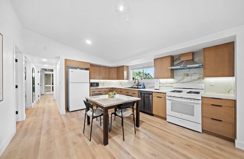 Valle Lindo House | Cozy 2-bedroom house in tranquil Pomona with AC and laundry Free parking