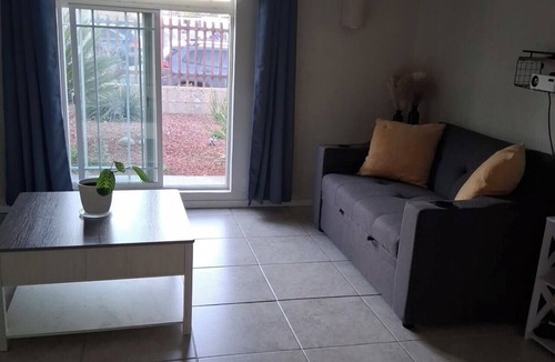 Palmdale House | Cozy 2-bedroom house in pleasant Palmdale with AC /Fast internet