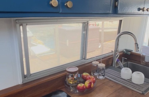 Sausalito Apartment | Cozy 2-bedroom Private Houseboat in lovely Sausalito with AC