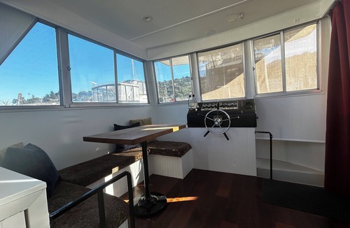 Sausalito Apartment | Cozy 2-bedroom Private Houseboat in lovely Sausalito with AC