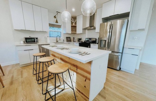 Altadena House | Cozy 3/2 Rose Bowl, Pasadena with AC and Parking