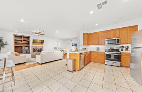 Riverside House | Cozy 4BR3B｜Garage & Street Parking｜Pet Okay｜Backyard｜Perfect For Insured #42015