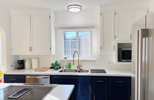Kent House | Cozy and bright 6-bedroom house in Renton
