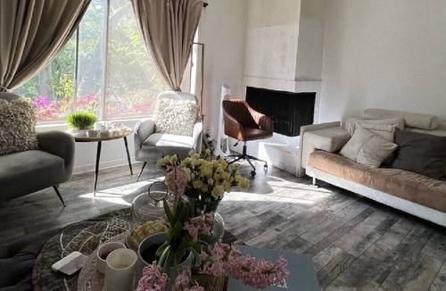 Beverly Glen House | Cozy and Privet Bel Air neighborhood fun house with roof deck