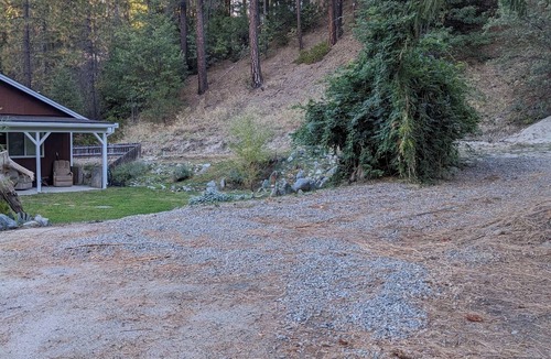 Lewiston House | Cozy Buckhorn Summit Shingle Shanty Guest house.
