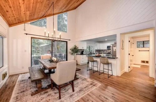 Arnold Cabin | Cozy-chic cabin close to wineries!