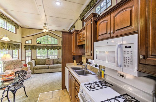 Burley Cottage | Cozy Gig Harbor Cottage ~ 2 Mi to Case Inlet!
