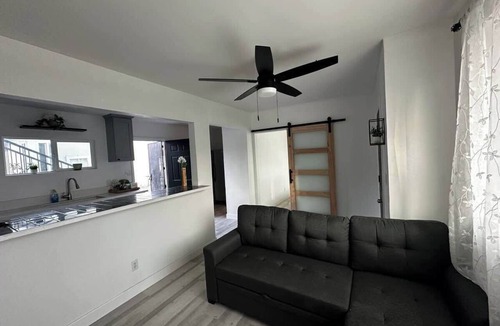 Paramount Apartment | Cozy Home South Bay Area!