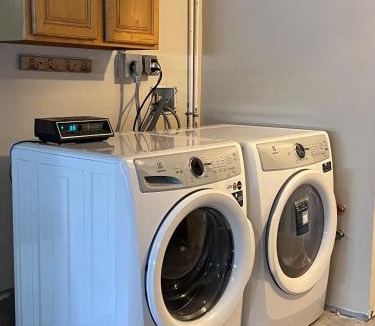 Marina District Apartment | Cozy Marina Studio w Murphy Bed & Garden Oasis