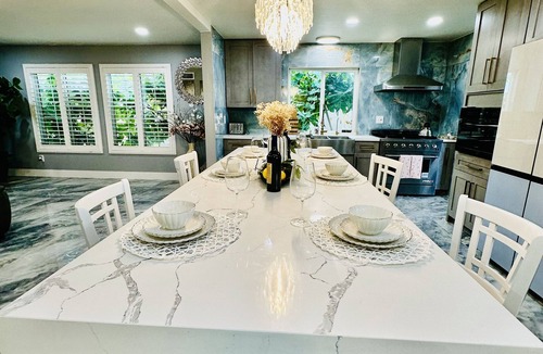 Garden Grove House | Cozy modern rose house 3-bedrooms pets friendly in Garden Grove, California