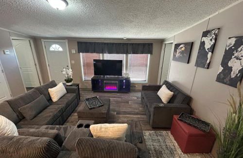 Bullhead City House | Cozy river front lookout