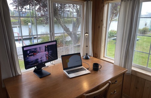 Cathlamet House | Cozy riverfront getaway with newly rebuilt private dock & pickleball court