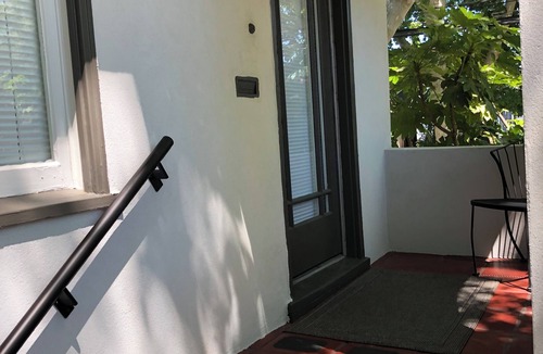 Land Park House | Cozy Spanish Bungalow bordering Land Park and Downtown