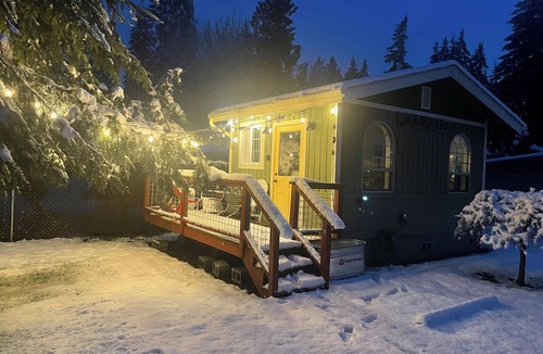 Tumwater Cabin | Cozy tiny house is spotlessly clean with lots of extras for a special stay.