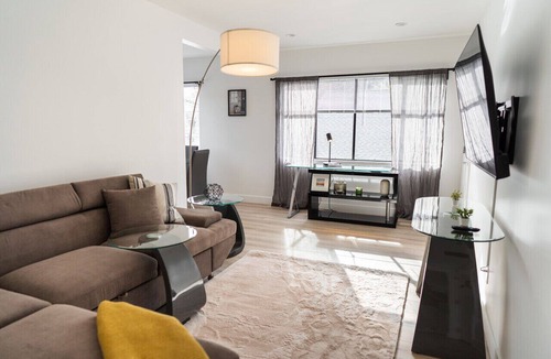 NoHo Arts District Apartment | COZY URBAN RETREAT: NEWLY REMODELED 1BR NOHO APARTMENT w/FENCED PATIO (p60)