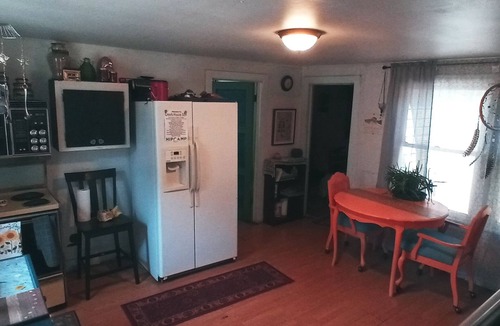 Wellpinit Cottage | Creek House 509: Quiet little cottage on the creek