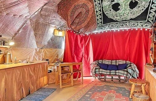 Jacksonville Cabin | Creekside Geodesic Dome Retreat with Expansive Nature Views in Jacksonville, Oregon