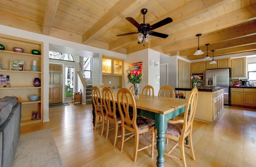 Auburn House | Creekside Hideaway in Auburn! 4BR Home w/Pool
