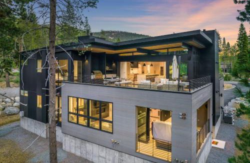 Olympic Valley House | Creekside Retreat - Near Palisades Tahoe
