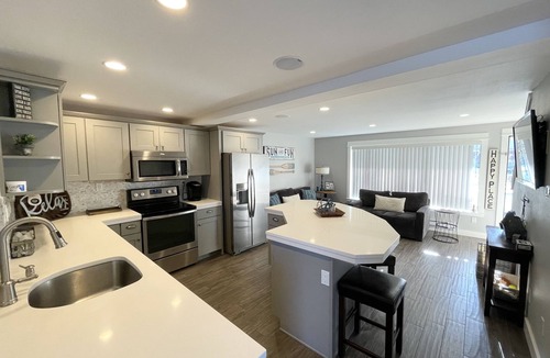 Quincy Condo | Crescent Bar Getaway-Pool/Beach/River, Gorge Concerts, Wineries, Sunshine & Ski!