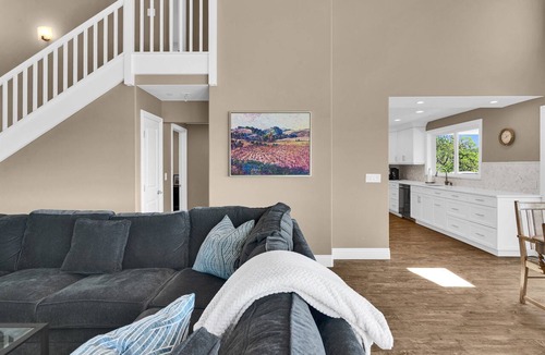 Oak Shores House | Crows Nest With A View - Hilltop Lake Retreat with Panoramic Views