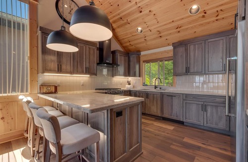 Talmont House | Crystal Lake View by Tahoe Getaways Hot Tub & Tahoe Park HOA + Private Beach
