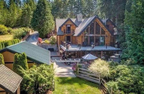 West Hills House | Custom, Spacious Lake-Front Log Cabin Estate: Hot Tub Shuffleboard & Pool Table