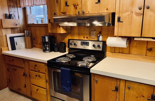 Oak Harbor House | Deception Pass Getaway AMAZING SUNSETS, EAGLES GALORE, BEACHFRONT, HUGE FIRE PIT
