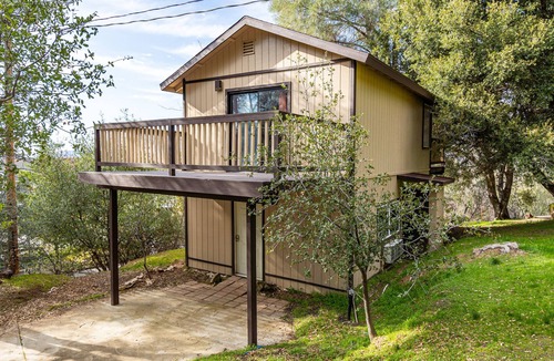 Oakhurst Cabin | Deer Heaven Two Story Cabin