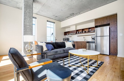 Northwest Bellevue Apartment | Deluxe Downtown Bellevue 1BR w/Lounge, Gyms, near shops, by Blueground