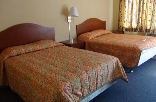 Corona Hotel | Desert Inn Motel