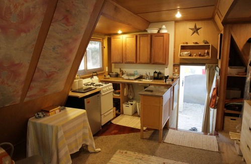 Topanga Cabin | Detached Topanga cabin, perfect for couple or single, 15 min to Topanga Beach.