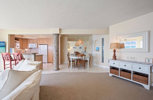 South Redondo Condo | Direct Oceanfront Condo - Unobstructed View - Hear the Waves-Unwind-Read a Book