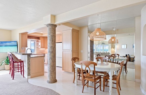 South Redondo Condo | Direct Oceanfront Condo - Unobstructed View - Hear the Waves-Unwind-Read a Book