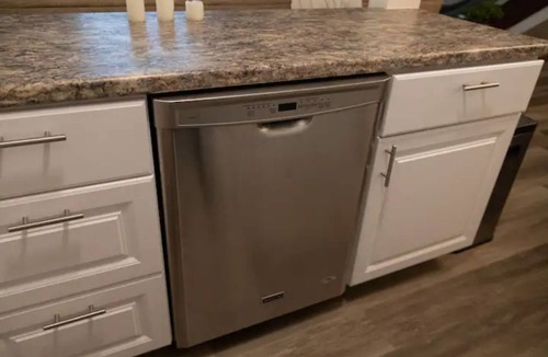 Cascade House | Discount Clean and quiet 2/1.5 townhouse 4 miles from airport