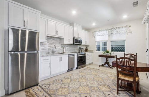 Vacaville House | Discover a peaceful retreat tucked between Vacaville and Fairfield, California.